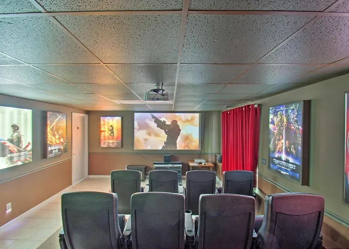 17-Seat Home Theater, Hot Tub, Huge Game Room!