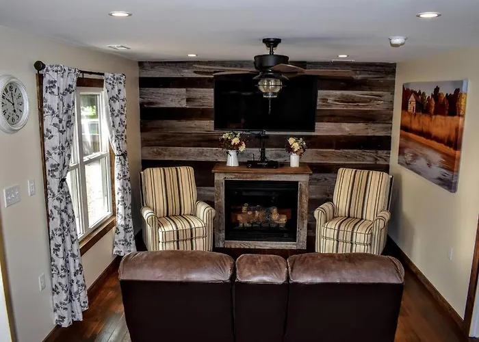 Holly Tree Retreat Located In Beautiful Luray, Va.